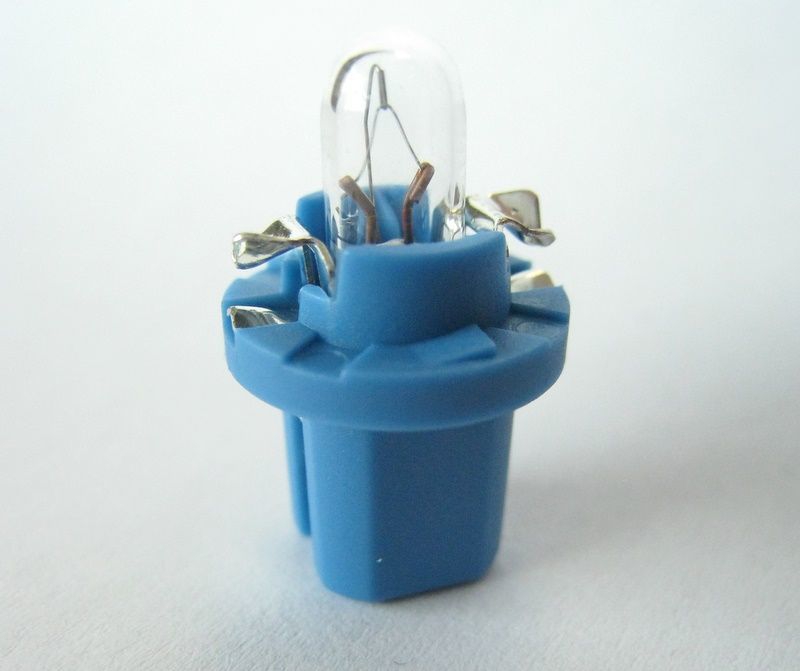 4a94290e-6e62-11ea-a253-04d9f508137a Автолампа в приборную панель (2721MFX)